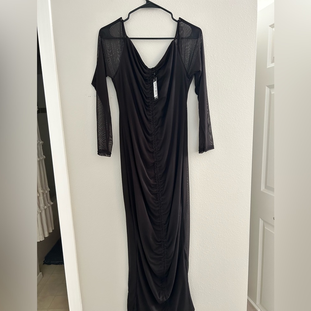 Pretty Little Thing Black Maxi Ruched Long Sleeve Dress